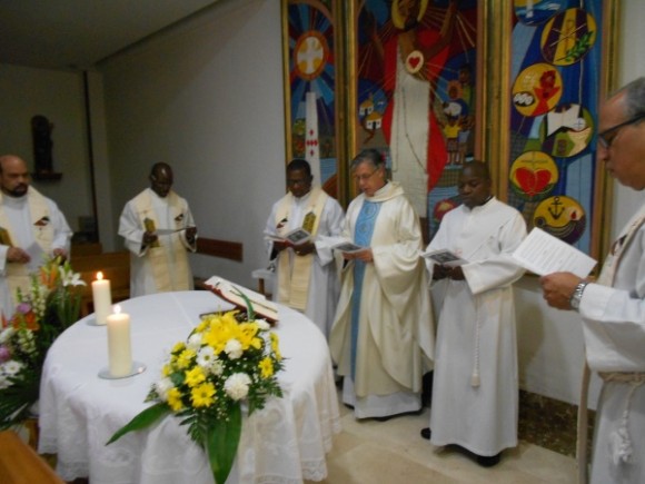 En el marco de la Eucaristía, que fue presidida por el Superior de la Región Española de Mariannhill, P. Lino Herrero Prieto CMM (en el centro), …
